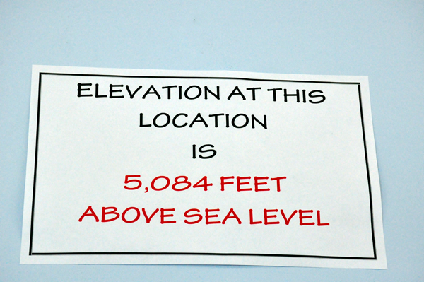 sign - elevation 5, 084 feet